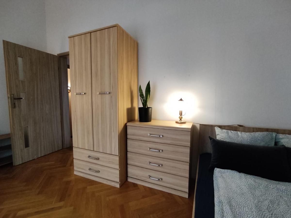 Classic Apartament Metro Kabaty Varsavia Esterno foto
